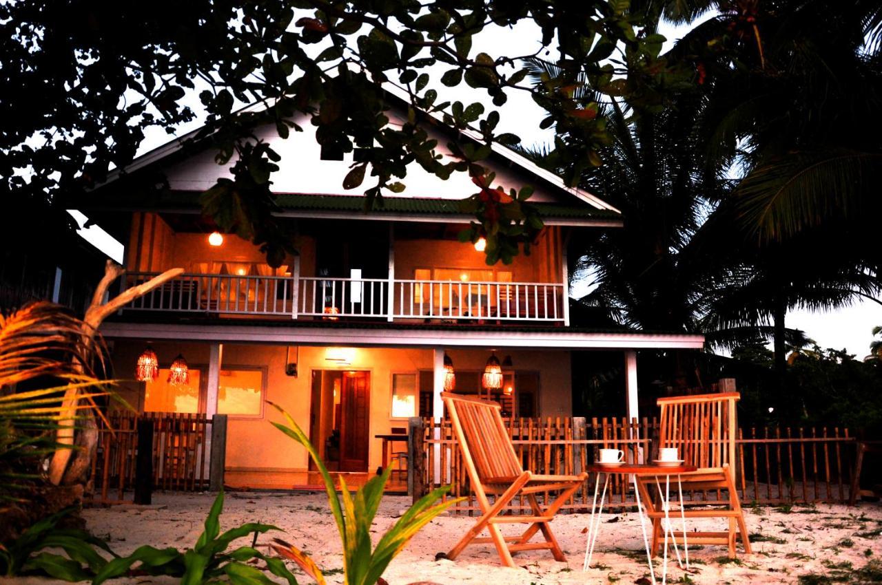 Crow'S Nest Hotel Tua Pejat Exterior photo